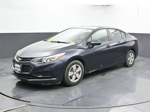 Used 2016 Chevrolet Cruze LS FWD image 7