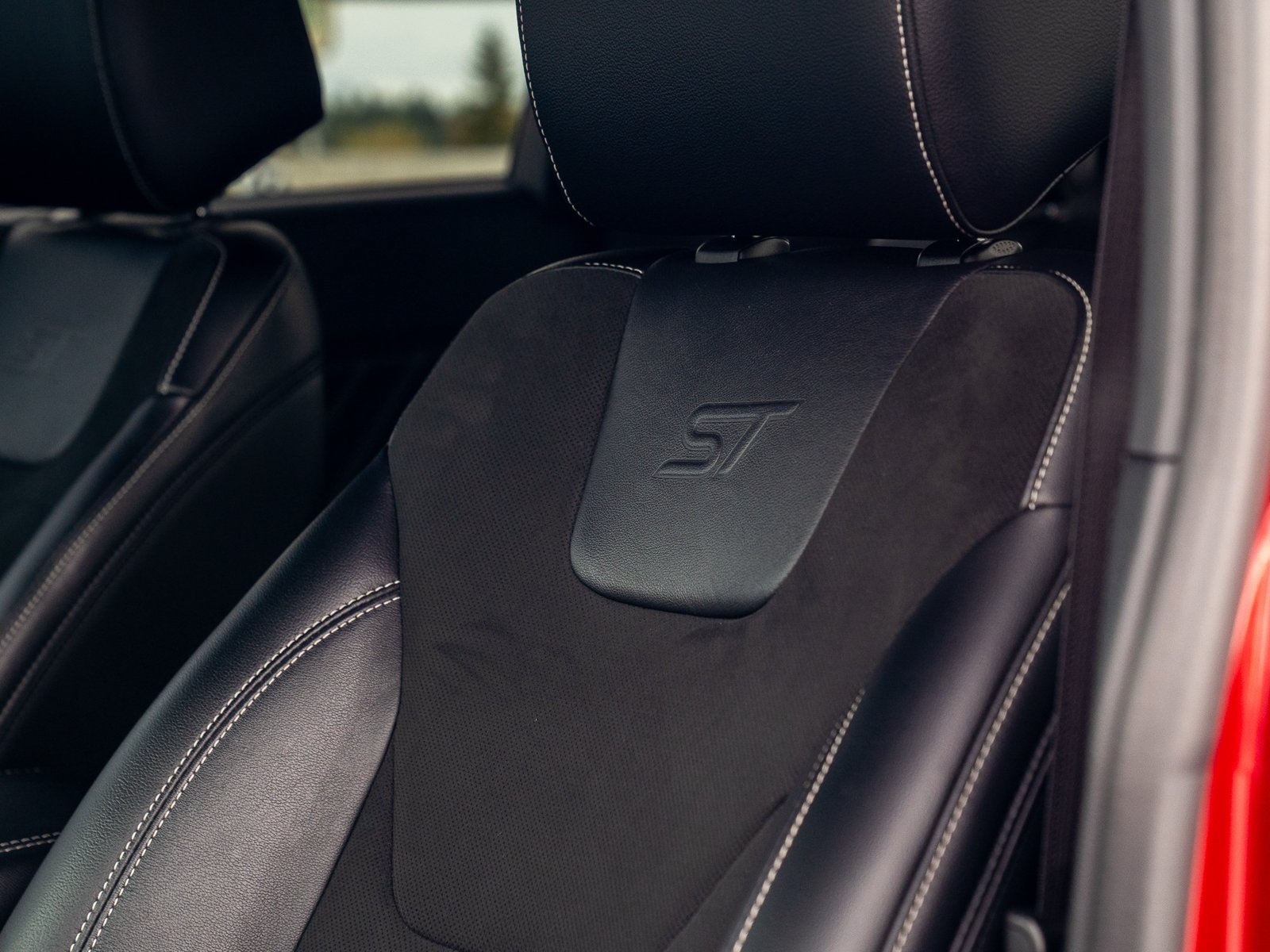 Used 2020 Ford Edge ST w/ Equipment Group 401A AWD/4WD image 25