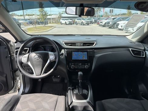 Used 2016 Nissan Rogue SV image 24