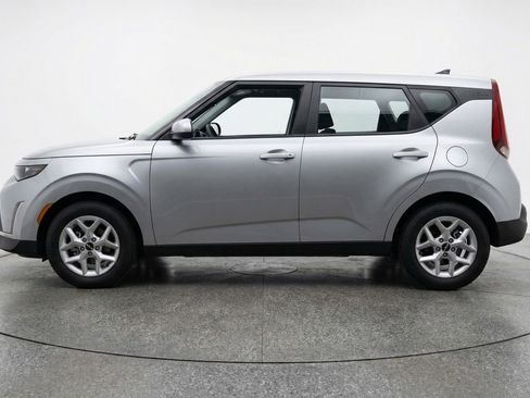 Used 2025 Kia Soul LX w/ LX Technology Package image 5