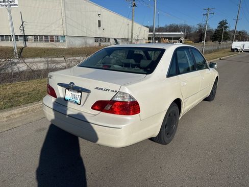 Used 2003 Toyota Avalon XLS image 3
