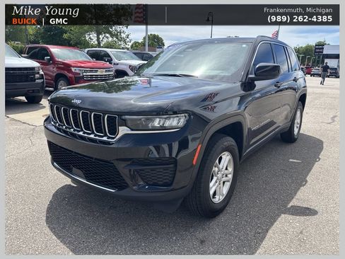 Used 2023 Jeep Grand Cherokee Laredo AWD/4WD image 1