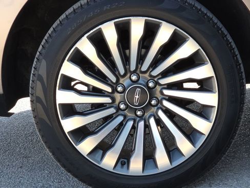 Used 2019 Lincoln Navigator L Reserve w/ Cargo Package image 9