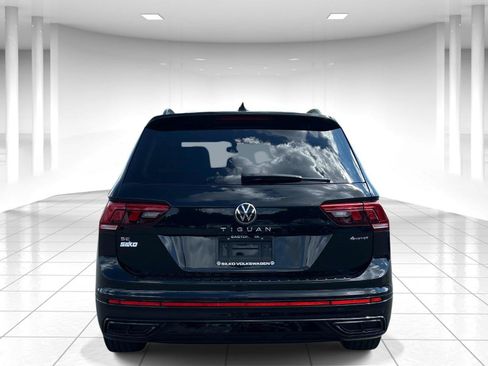 Certified 2024 Volkswagen Tiguan SE R-Line AWD/4WD image 4