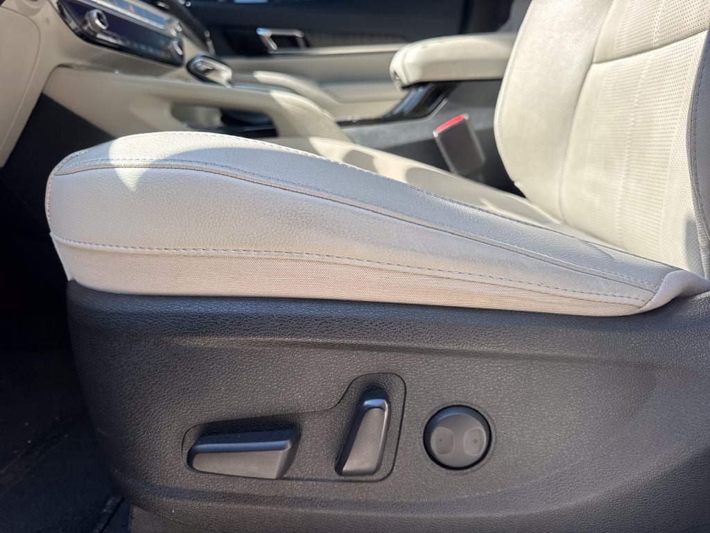Used 2023 Kia Telluride EX w/ EX Captain's Chair Package FWD image 15