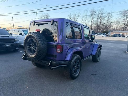Used 2017 Jeep Wrangler Sahara AWD/4WD image 7