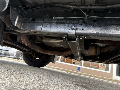 Used 2002 Chevrolet Silverado 2500 2WD Regular Cab image 11