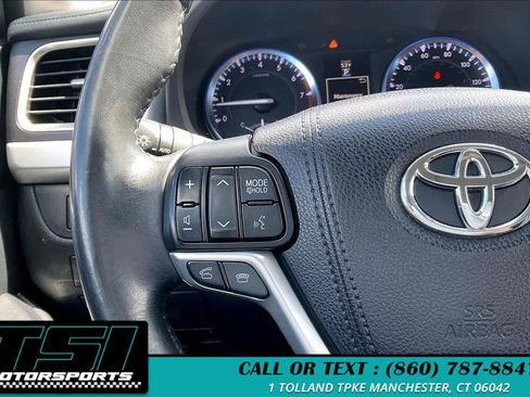Used 2015 Toyota Highlander Limited AWD/4WD image 17