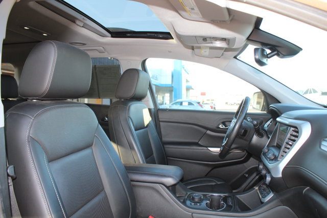 Used 2022 GMC Acadia SLT w/ Preferred Package FWD image 15