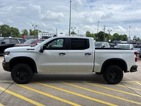 New 2026 Chevrolet Silverado 1500 ZR2 w/ Dark Appearance Package AWD/4WD image 8