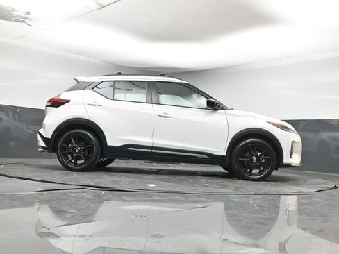 Used 2021 Nissan Kicks SR w/ SR Premium Package image 31