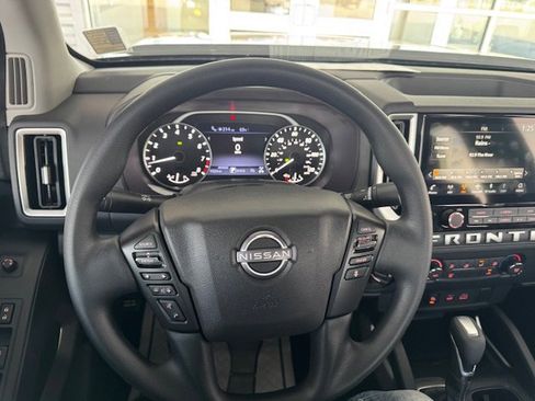 Used 2026 Nissan Frontier SV w/ Tow Package image 11