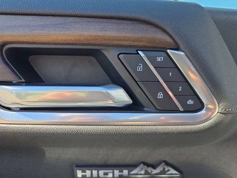 New 2026 Chevrolet Silverado 1500 High Country AWD/4WD image 12