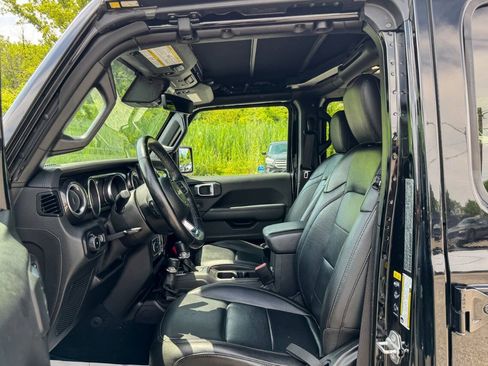 Used 2021 Jeep Wrangler Unlimited Sahara AWD/4WD image 26