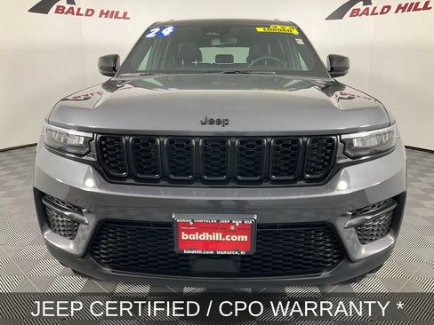 Used 2024 Jeep Grand Cherokee Altitude image 3