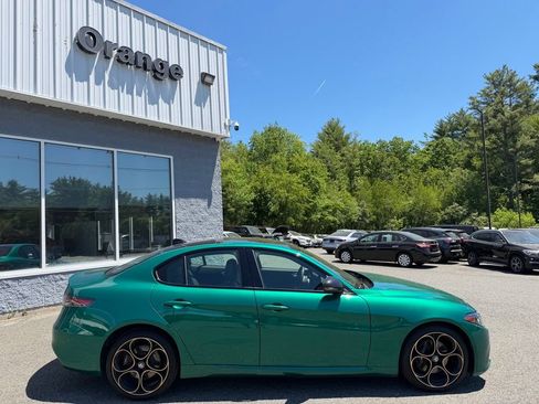 Used 2025 Alfa Romeo Giulia AWD w/ Driving Assist Package image 8