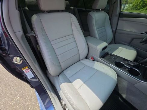 Used 2016 Toyota Camry XLE w/ Moonroof Package FWD image 27