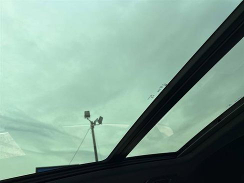 Used 2024 Audi Q3 2.0T Premium image 34