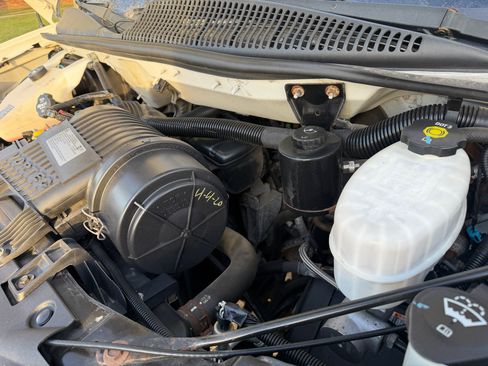 Used 2019 GMC Savana 3500 w/ Power Convenience Package image 23