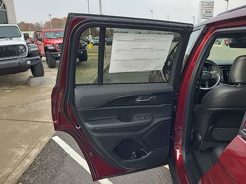 New 2025 Jeep Grand Cherokee 4WD image 20