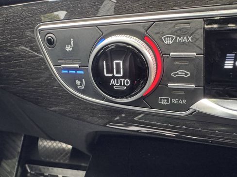 Used 2018 Audi Q7 3.0T Prestige AWD/4WD image 35