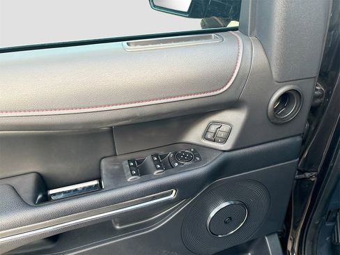 Used 2024 Ford Expedition Max Limited image 18