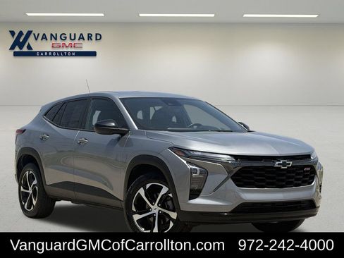 Used 2024 Chevrolet Trax RS FWD image 1