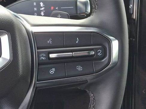 Used 2025 GMC Yukon Denali AWD/4WD image 7