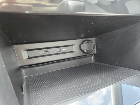 Used 2024 Volkswagen Tiguan S FWD image 31