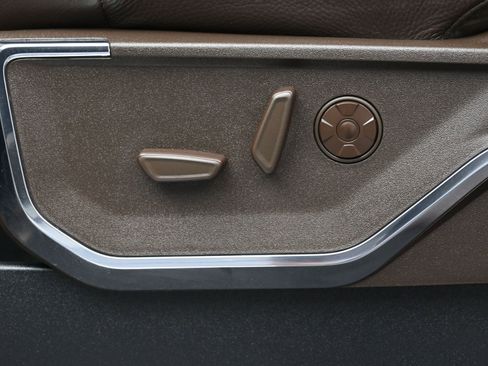 Used 2025 Ford F450 King Ranch w/ Chrome Package image 10