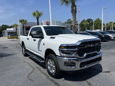 Used 2025 RAM 2500 Big Horn AWD/4WD image 2