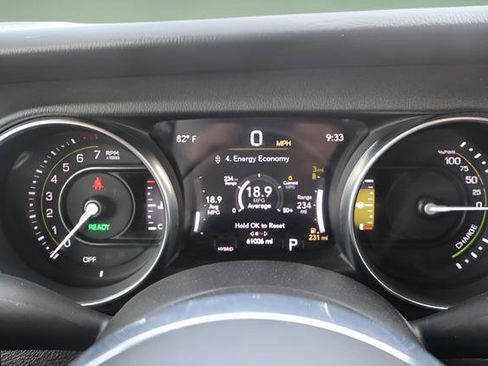 Used 2023 Jeep Wrangler Unlimited Sahara AWD/4WD image 18