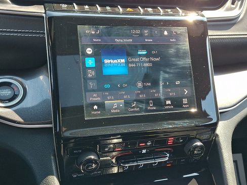 Used 2023 Jeep Grand Cherokee Altitude image 15