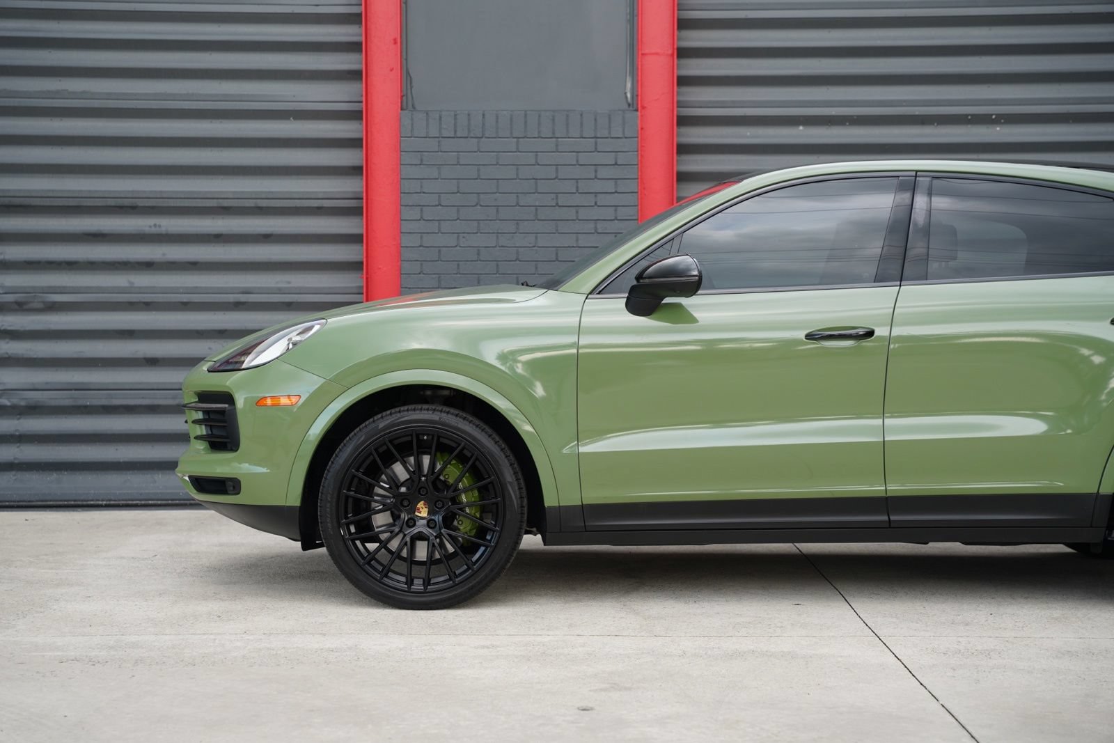 Used 2022 Porsche Cayenne Coupe AWD/4WD image 13