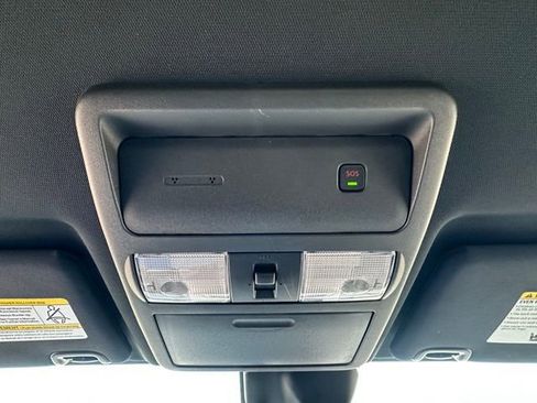 Used 2025 Nissan Frontier PRO-4X image 18