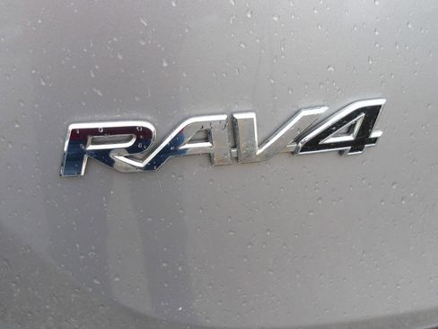Used 2016 Toyota RAV4 LE AWD/4WD image 32