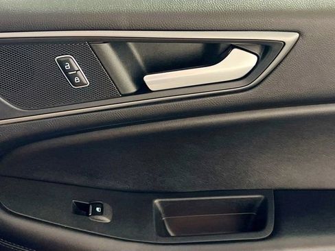 Used 2022 Ford Edge SE image 28