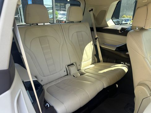 Used 2019 BMW X7 xDrive50i w/ Premium Package AWD/4WD image 23