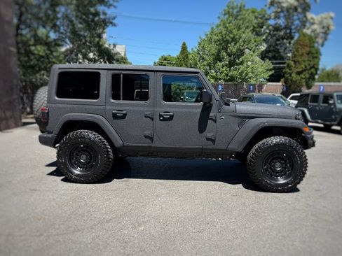 Used 2025 Jeep Wrangler Unlimited Sport AWD/4WD image 4
