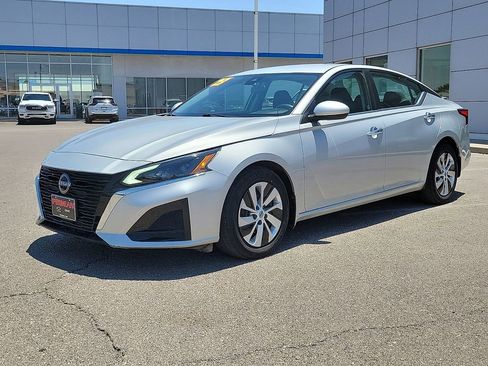 Used 2023 Nissan Altima 2.5 S FWD image 5