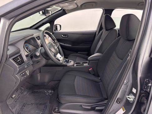 Used 2025 Nissan Leaf S image 15