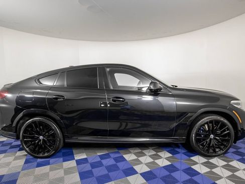 Used 2022 BMW X6 M50i AWD/4WD image 4