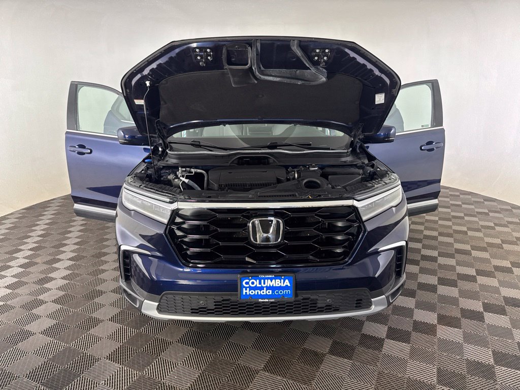 Used 2025 Honda Pilot Touring image 18
