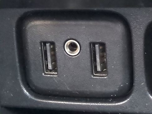 Used 2021 Buick Encore Preferred w/ Safety Package image 22