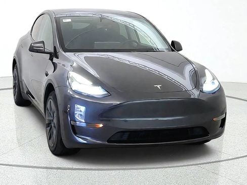 Used 2024 Tesla Model Y Long Range RWD image 2