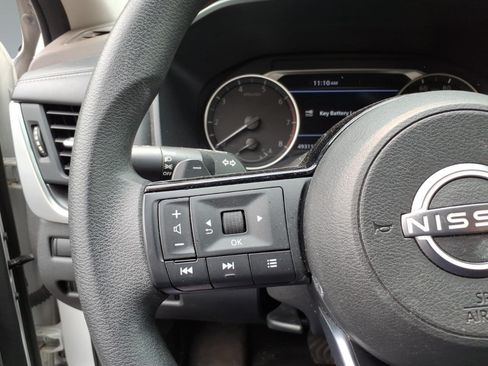 Used 2023 Nissan Rogue SV AWD/4WD image 8
