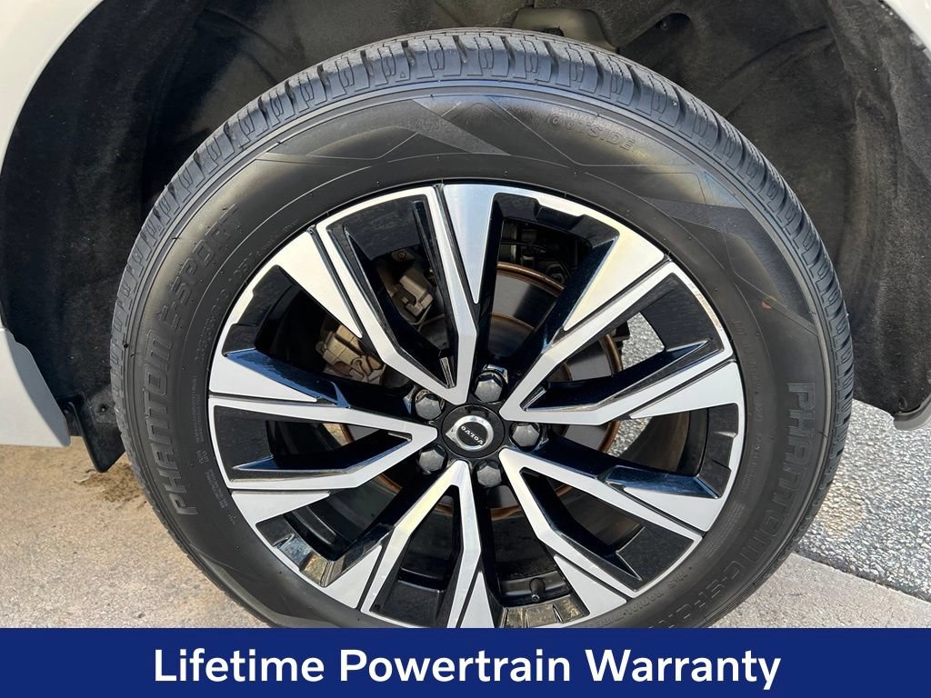 Certified 2023 Volvo XC60 B5 Plus FWD image 9