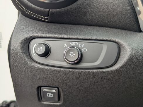 Used 2023 Chevrolet Blazer LT image 30