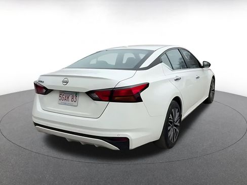 Used 2025 Nissan Altima 2.5 SV image 14