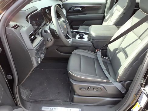 New 2026 Chevrolet Suburban Premier image 5